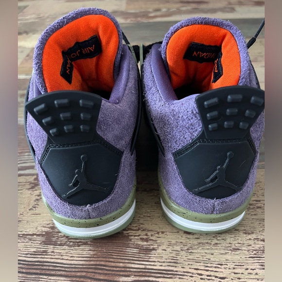 Air Jordan 4 Retro Sneakers - Picture 3 of 8